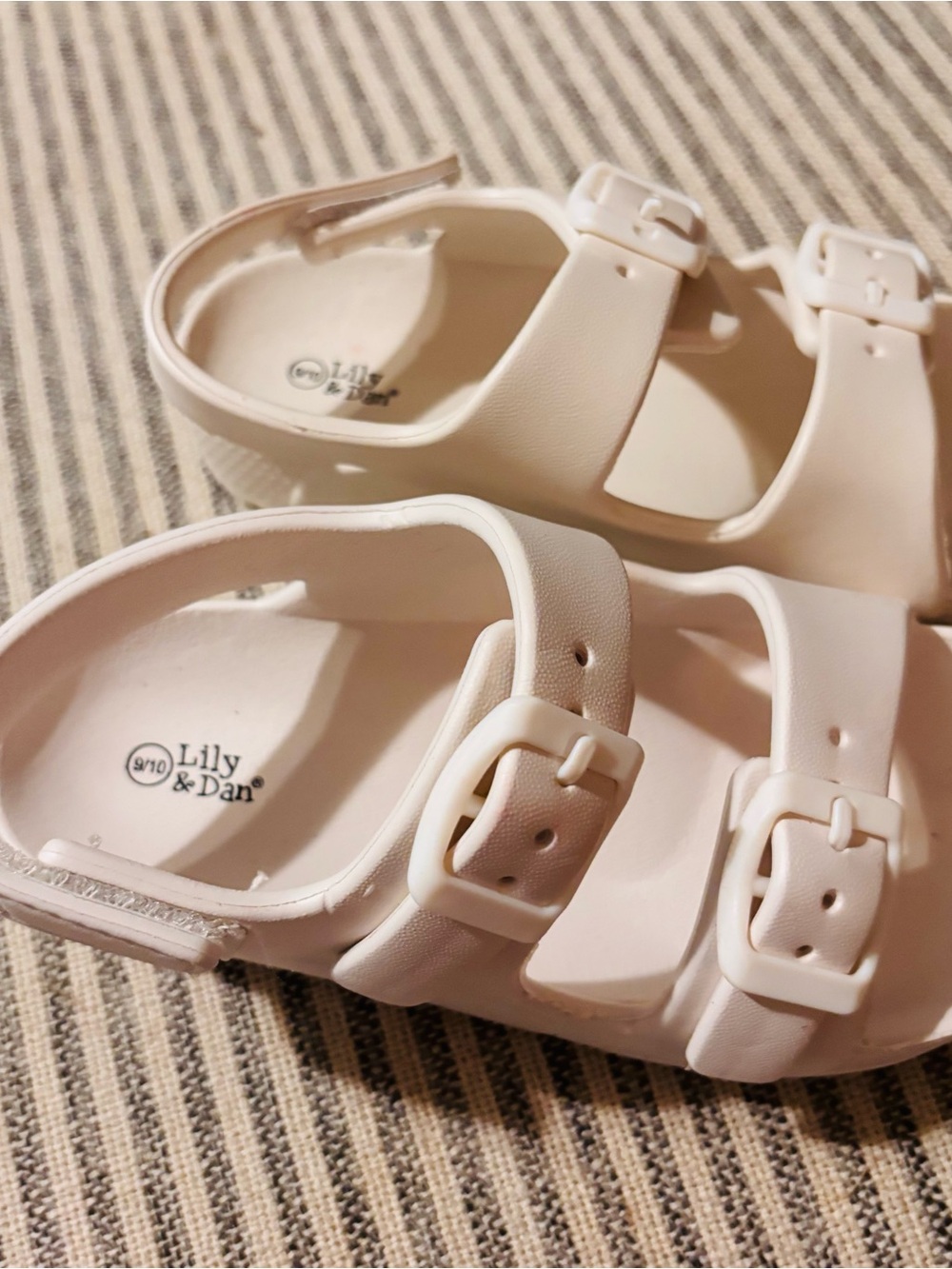 Kids white Buckle Sandals